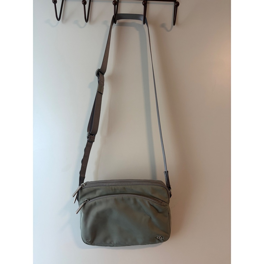 Lululemon Crossbody Camera Bag Sage Green Nylon Adjustable Strap Travel Purse